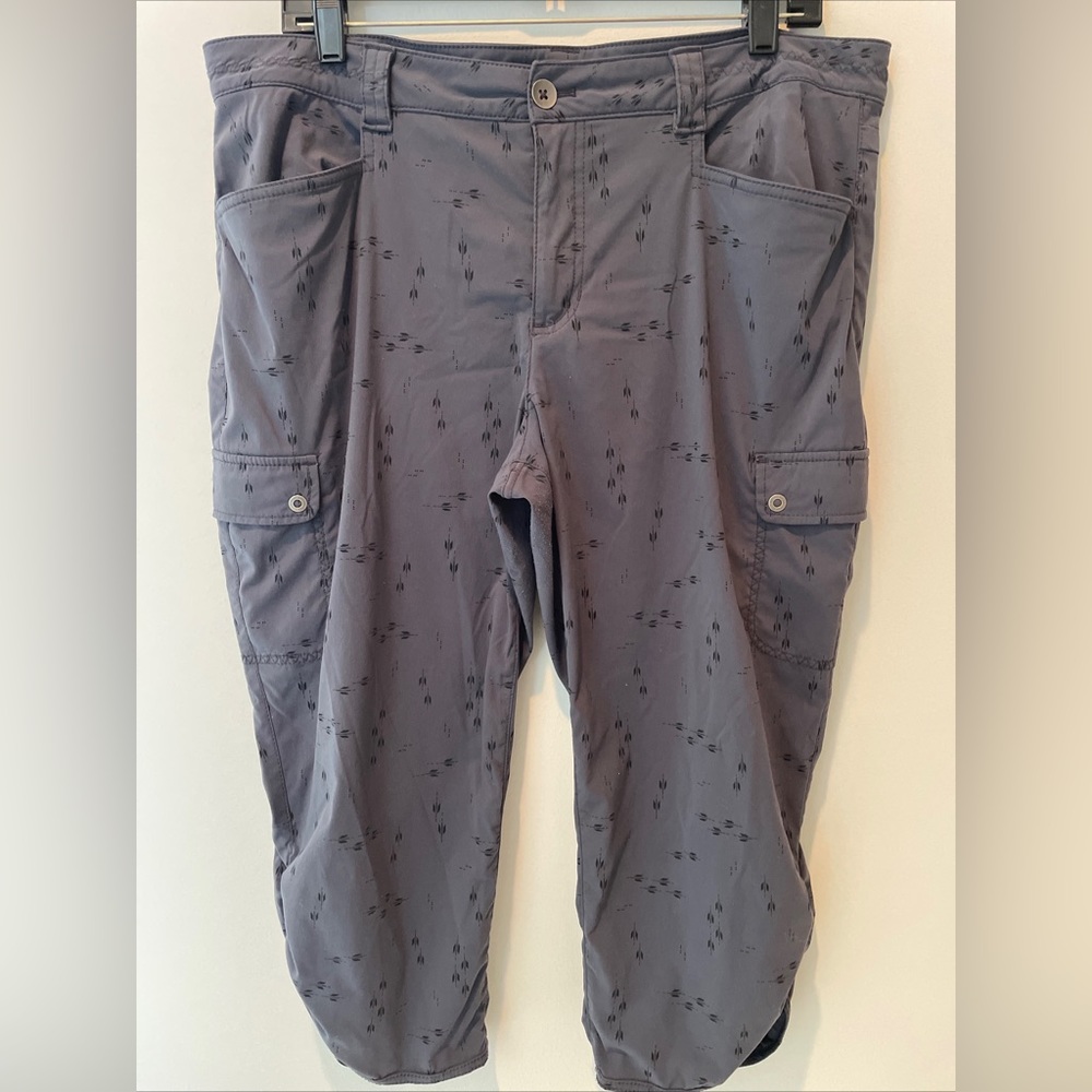 Eddie Bauer women’s size 14 blue cargo capris